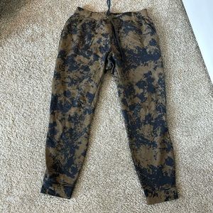 Lululemon men’s large joggers